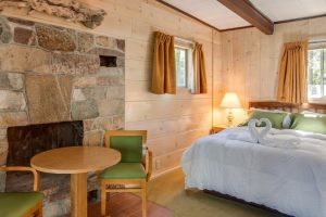 Accommodation and Rooms at Stehekin